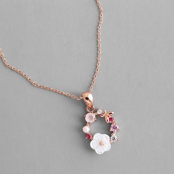 Jewelry - New 18K Rose Gold Flower Butterfly Circle Necklace